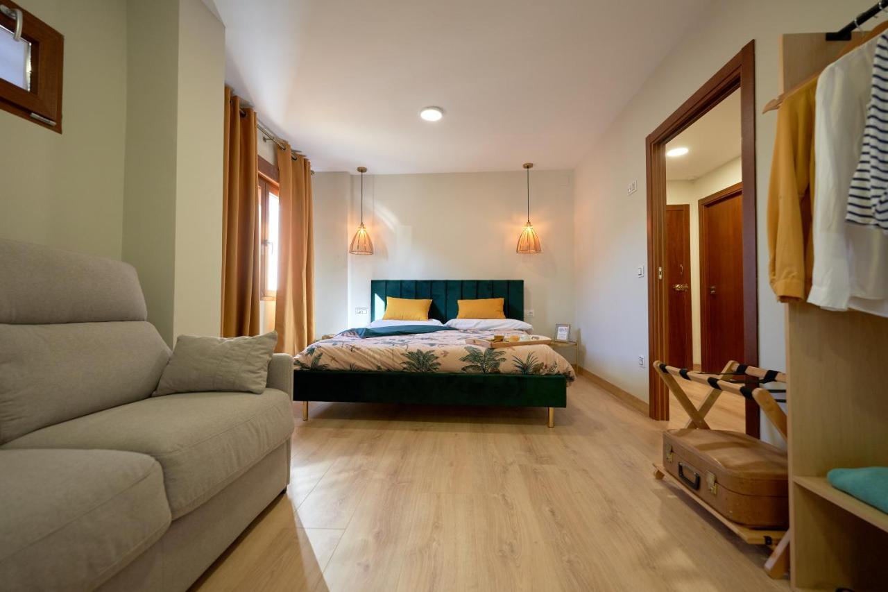 Duplex Casa De Las Argollas Grand Suite Parking Gratis Plasencia Exterior photo